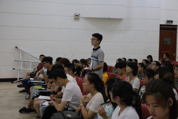 南京大学新闻传播学院副经理胡翼青教授来公司讲学