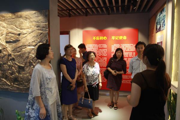 公司举行“追思先烈、铭记党史”主题教育活动